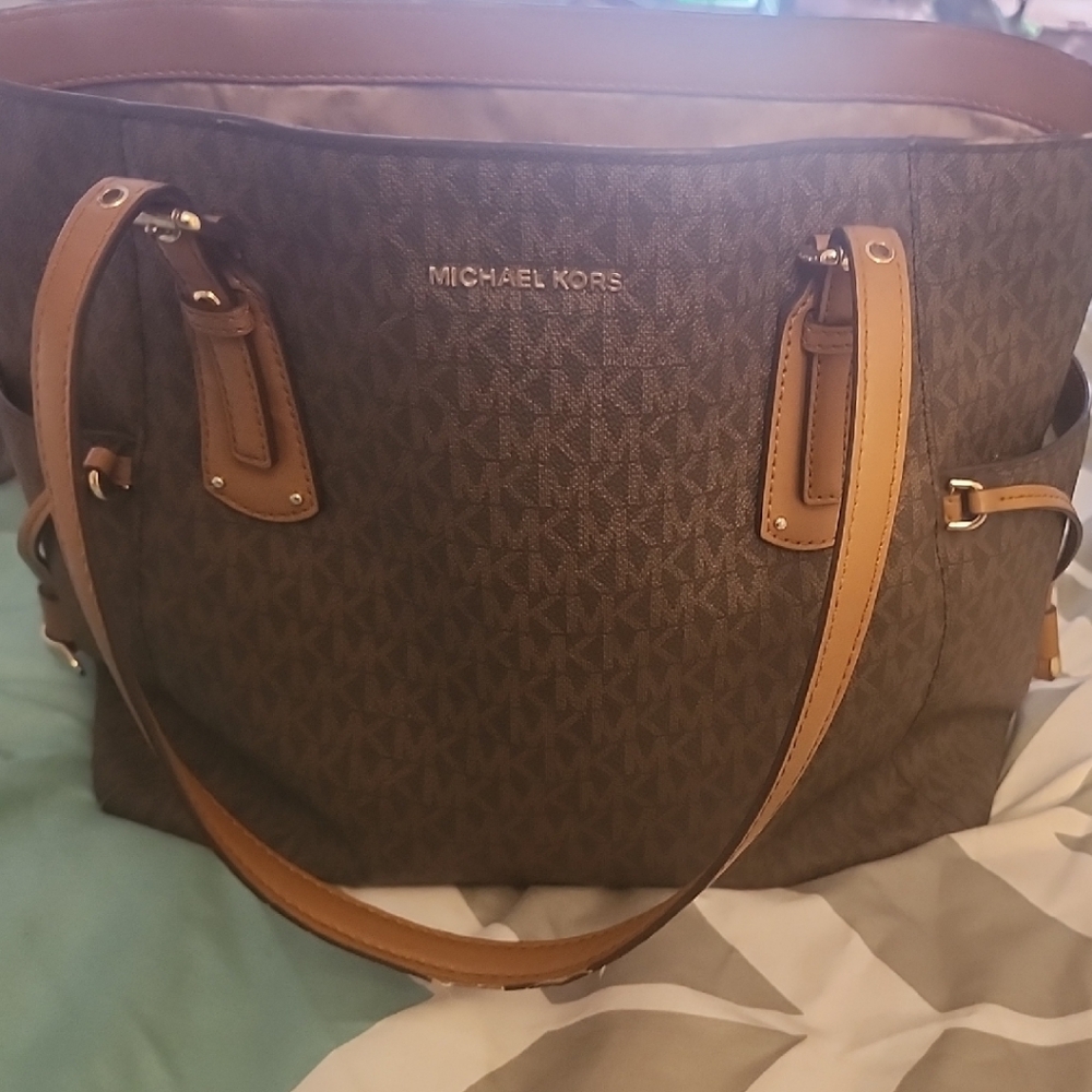 Michael Kors Dark Brown and Tan Shoulder Bag